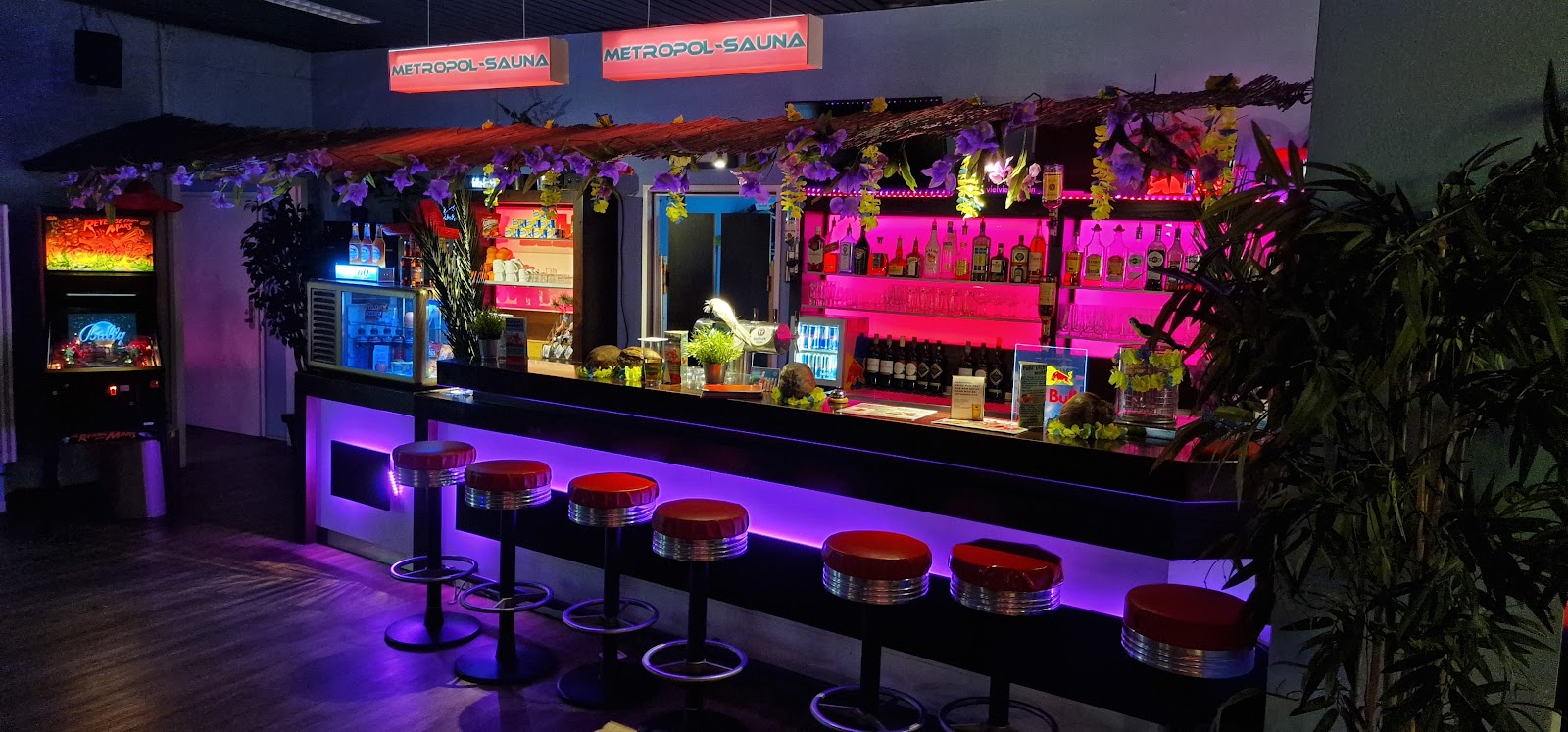 Metropol-Sauna | Massagen Bars & Clubs – GayOut Guide
