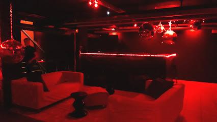 Cruising Canyon Bars & Clubs in Geneva – GayOut Guide