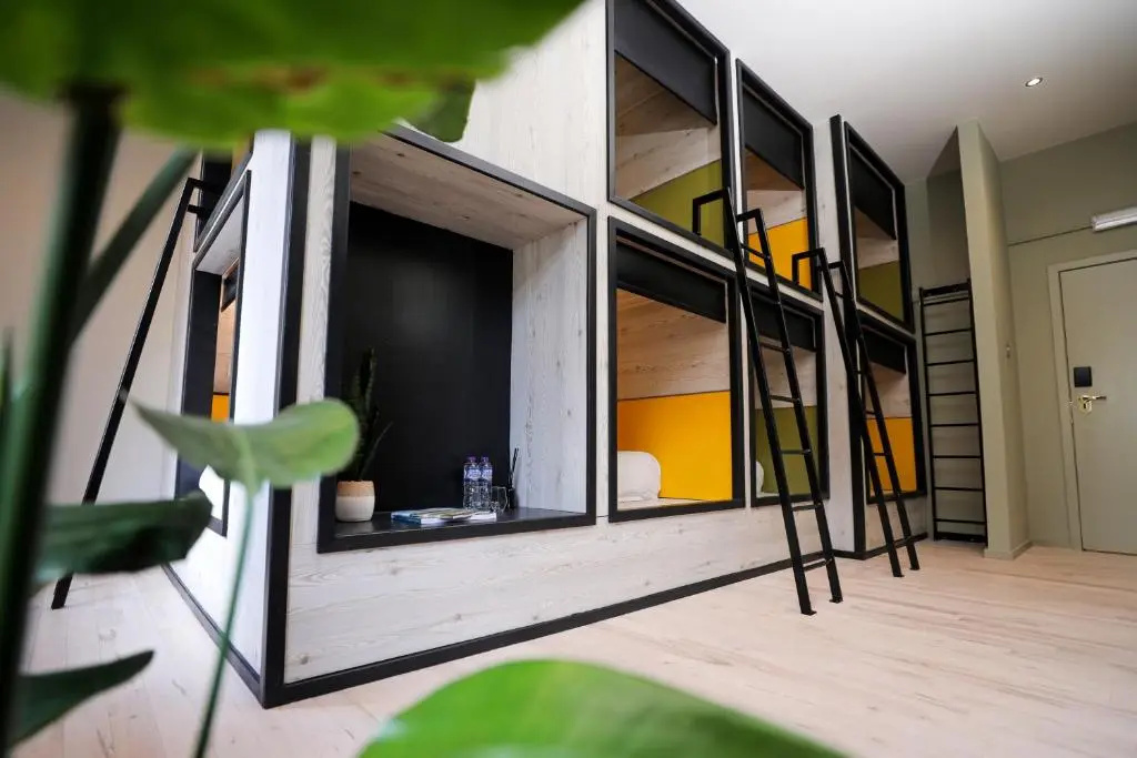 Revolver Glasgow Hotels in Glasgow – GayOut Guide