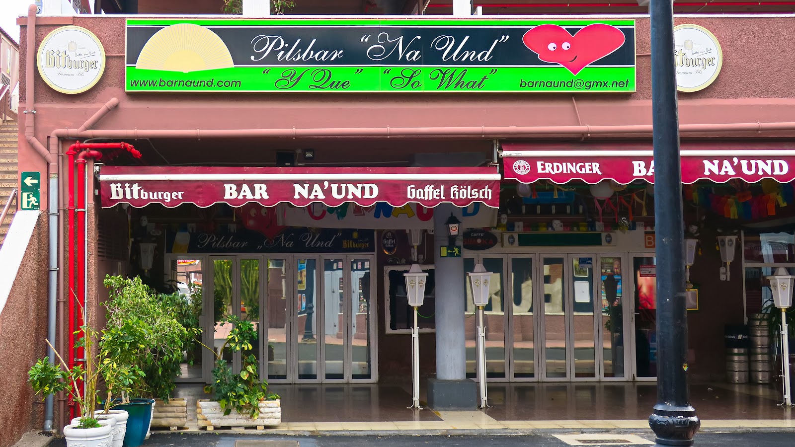 Na'und Bars & Clubs – GayOut Guide