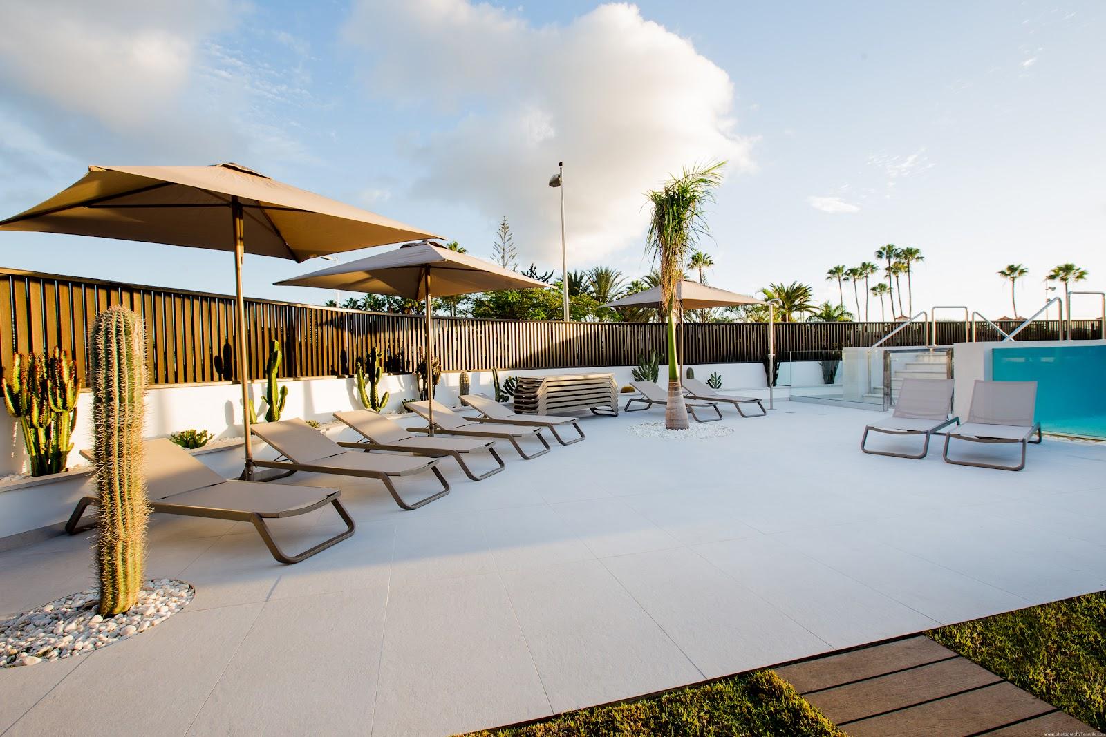Fahana Men Only Hotel Hotels – GayOut Guide