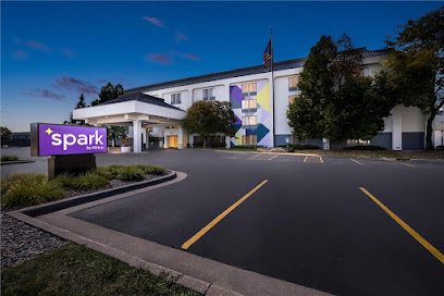 Spark by Hilton Green Bay Hotels in St Kilda – GayOut Guide