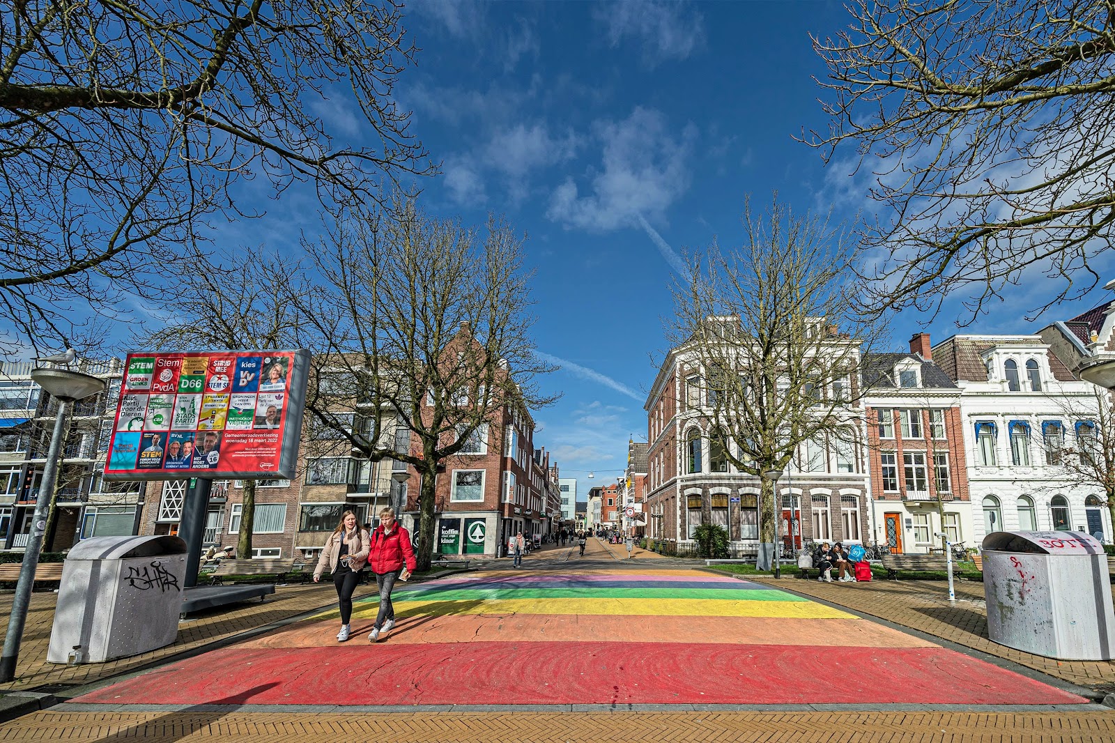 Regenboogzebrapad Bars & Clubs – GayOut Guide