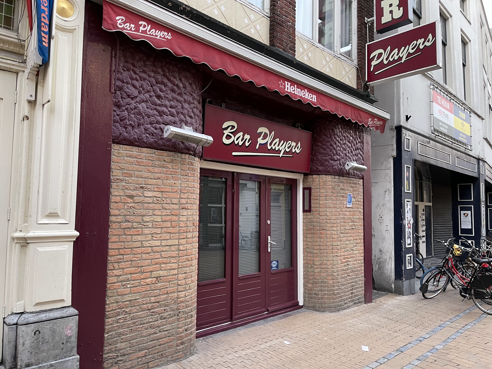 Bar Players Bars & Clubs – GayOut Guide