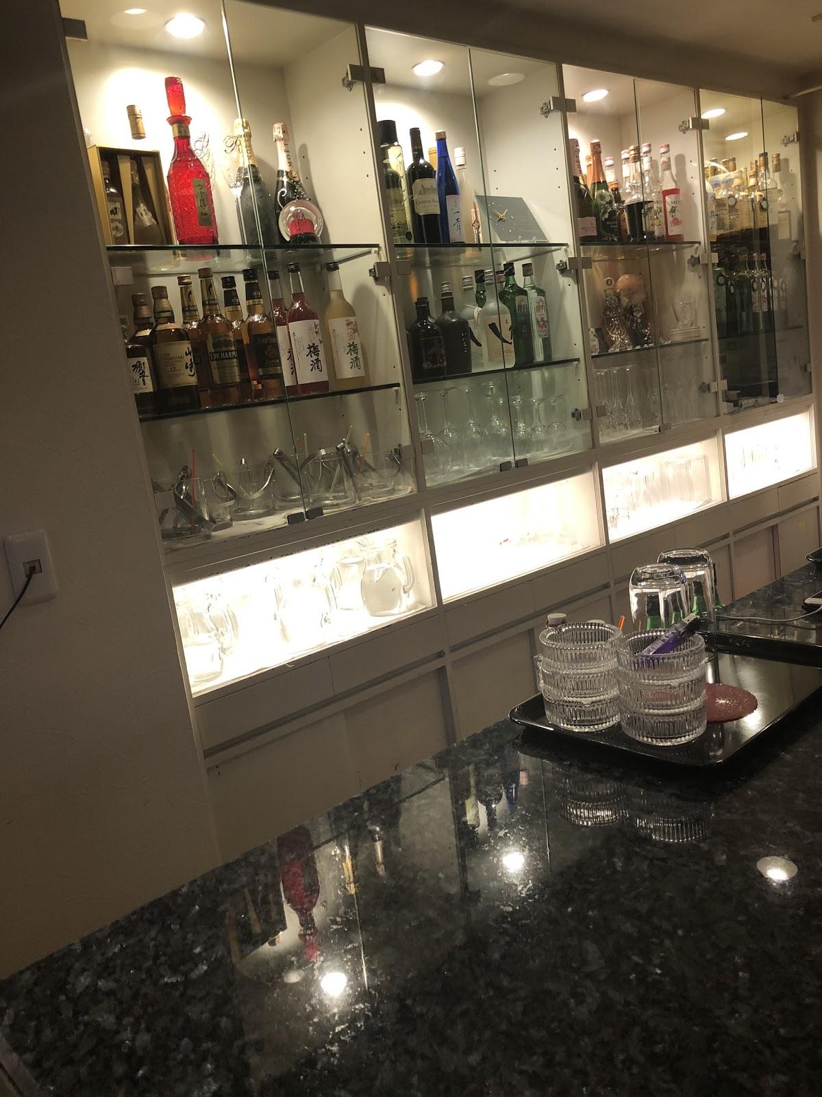 オスカル おかま バー Bars & Clubs in Kobe – GayOut Guide