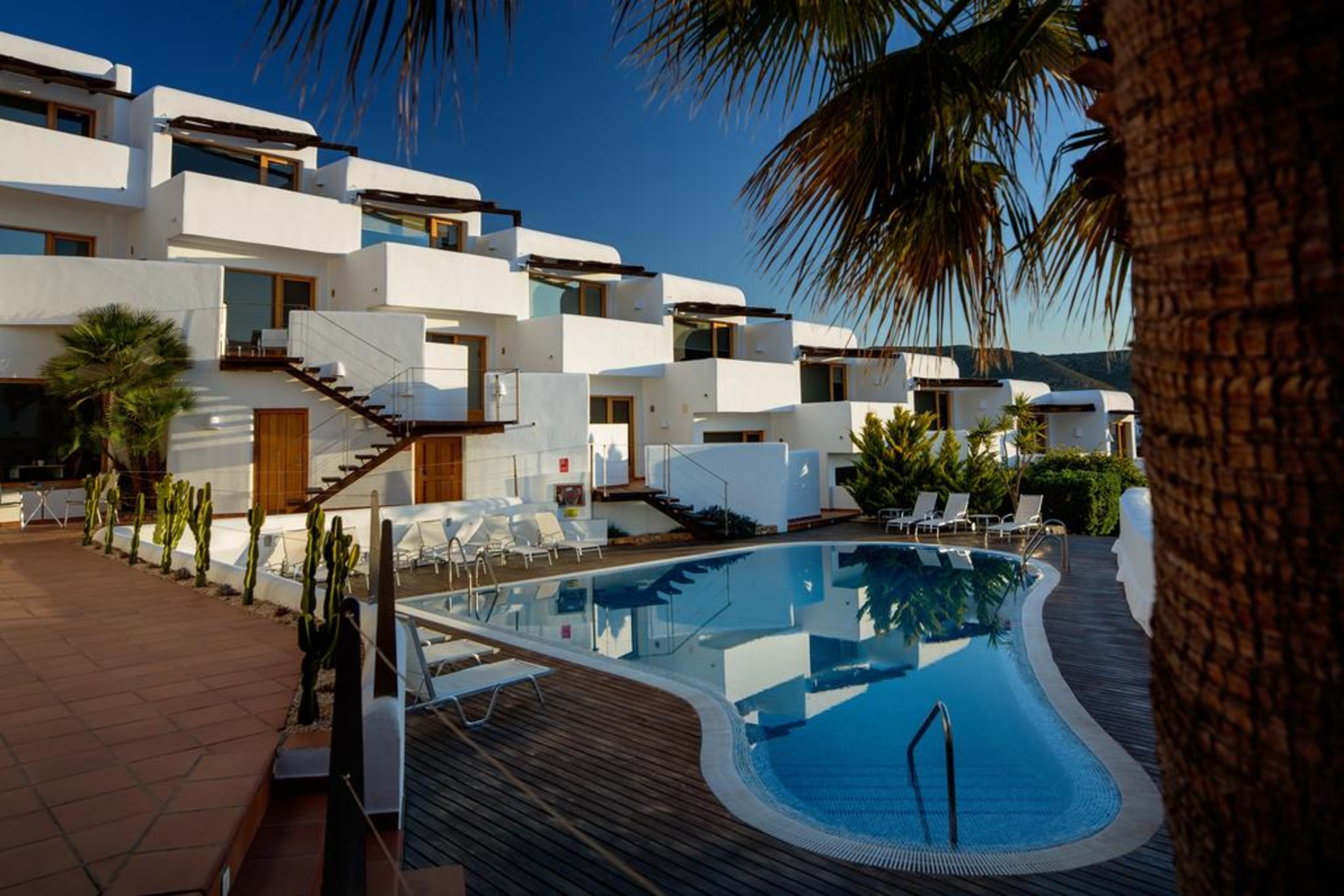 Hotel el Tio Kiko... Hotels in La Mesa Roldán – GayOut Guide