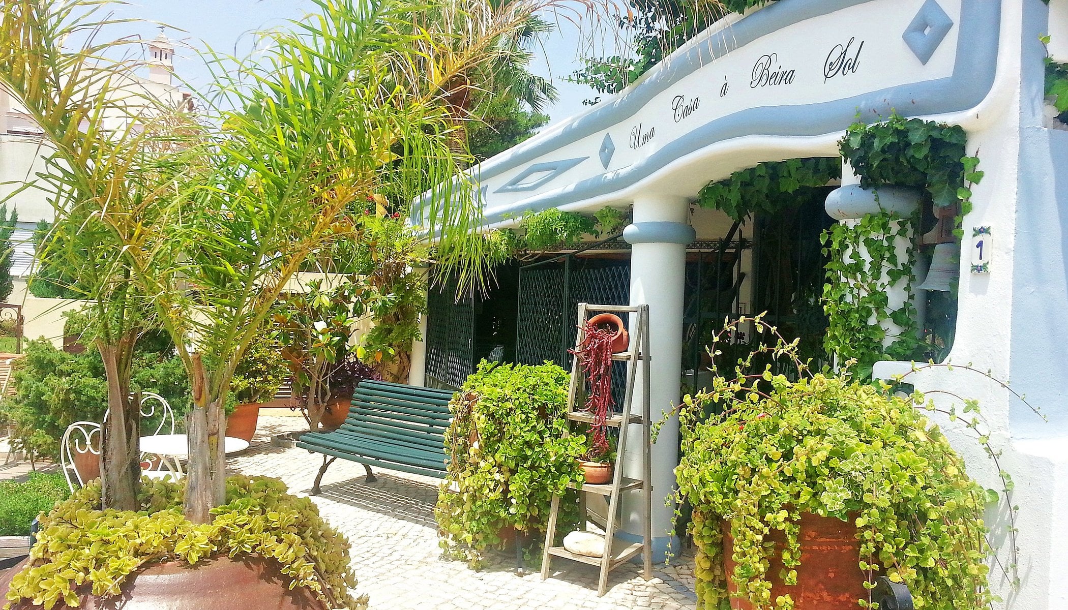 Uma Casa à Beira Sol Hotels in Lagos – GayOut Guide