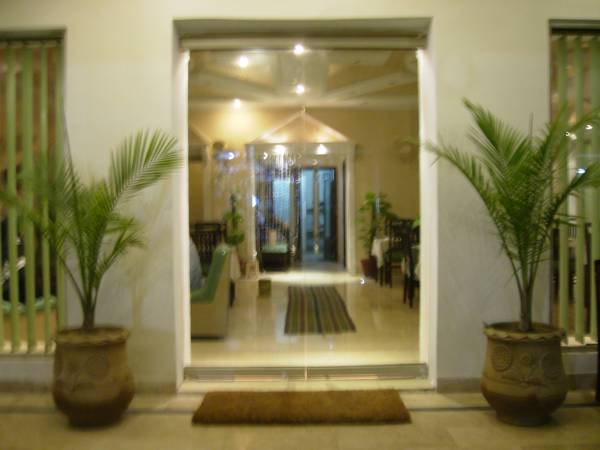 Kamran Hotel Hotels – GayOut Guide