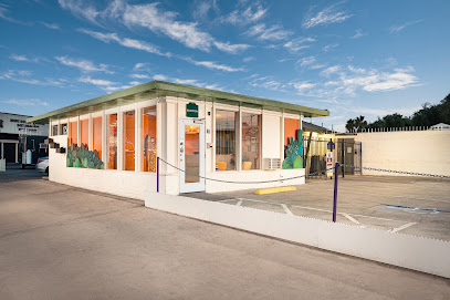 Bungalows Hostel Hotels in Las Vegas – GayOut Guide
