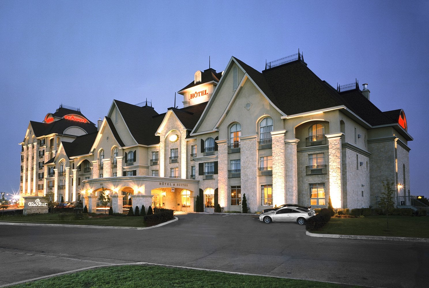 Le St-Martin Hôtel & Suites Hotels in Laval – GayOut Guide