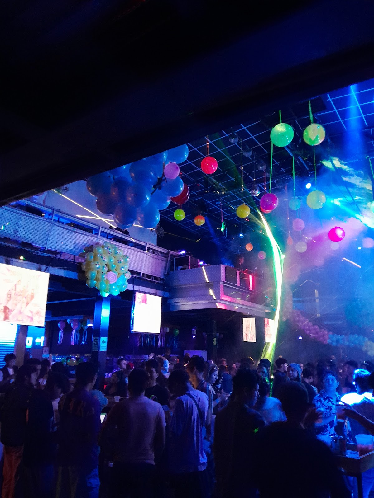 Babylon Disco Bars & Clubs – GayOut Guide