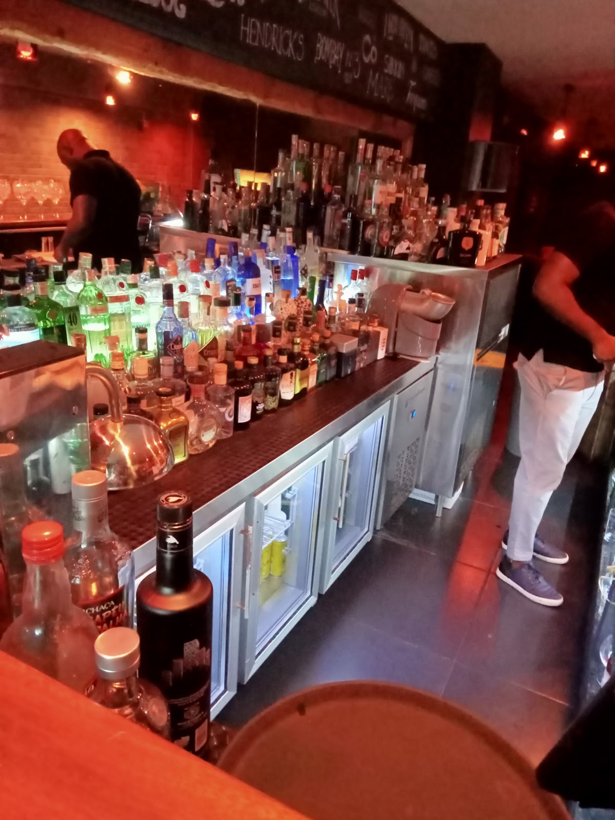 Gin Bar Bars & Clubs – GayOut Guide