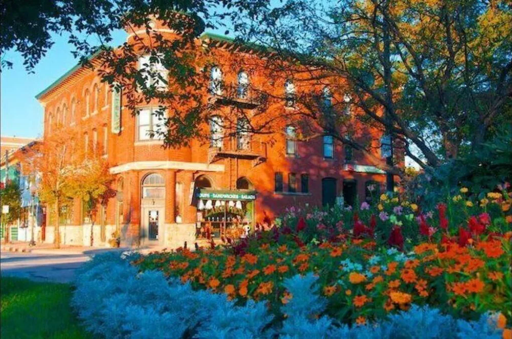 Hotel Ruby Marie Hotels in Madison – GayOut Guide