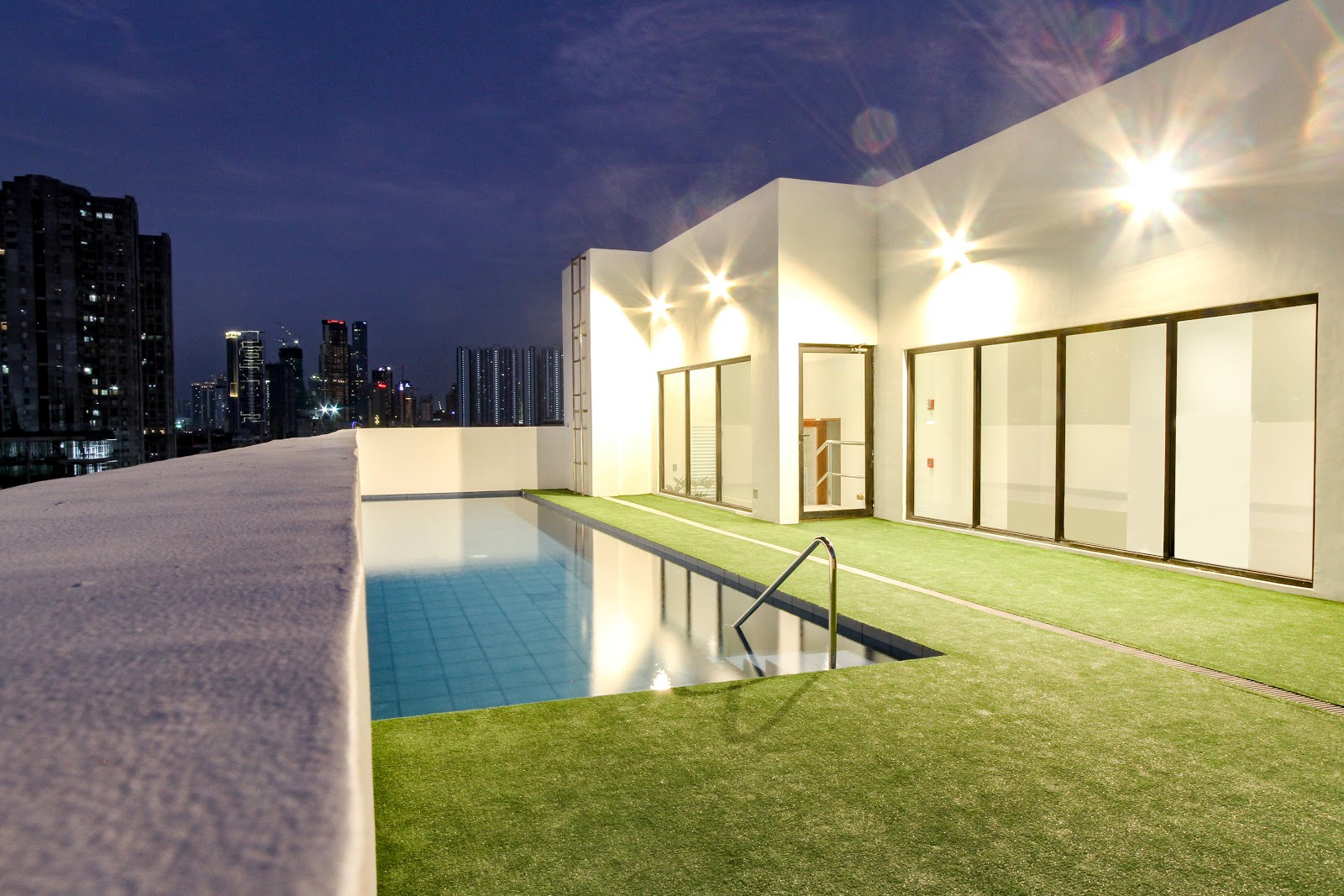 Privato Hotel Makati Hotels – GayOut Guide