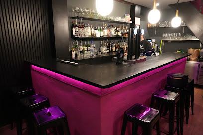 Mantón, Bar de Copas Bars & Clubs in Málaga – GayOut Guide