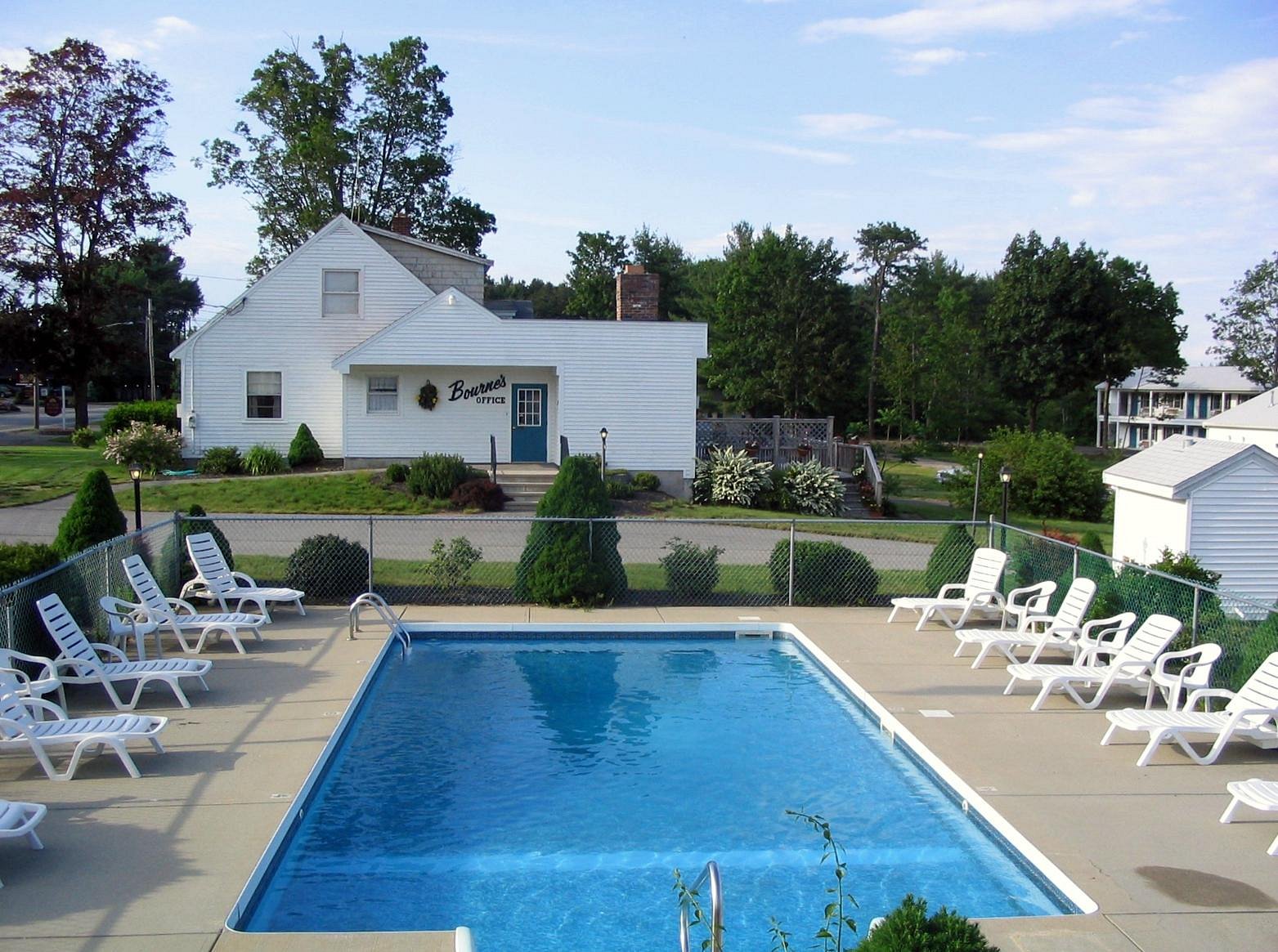Bourne's Ocean Acres Ogunquit Hotels in Ogunquit – GayOut Guide