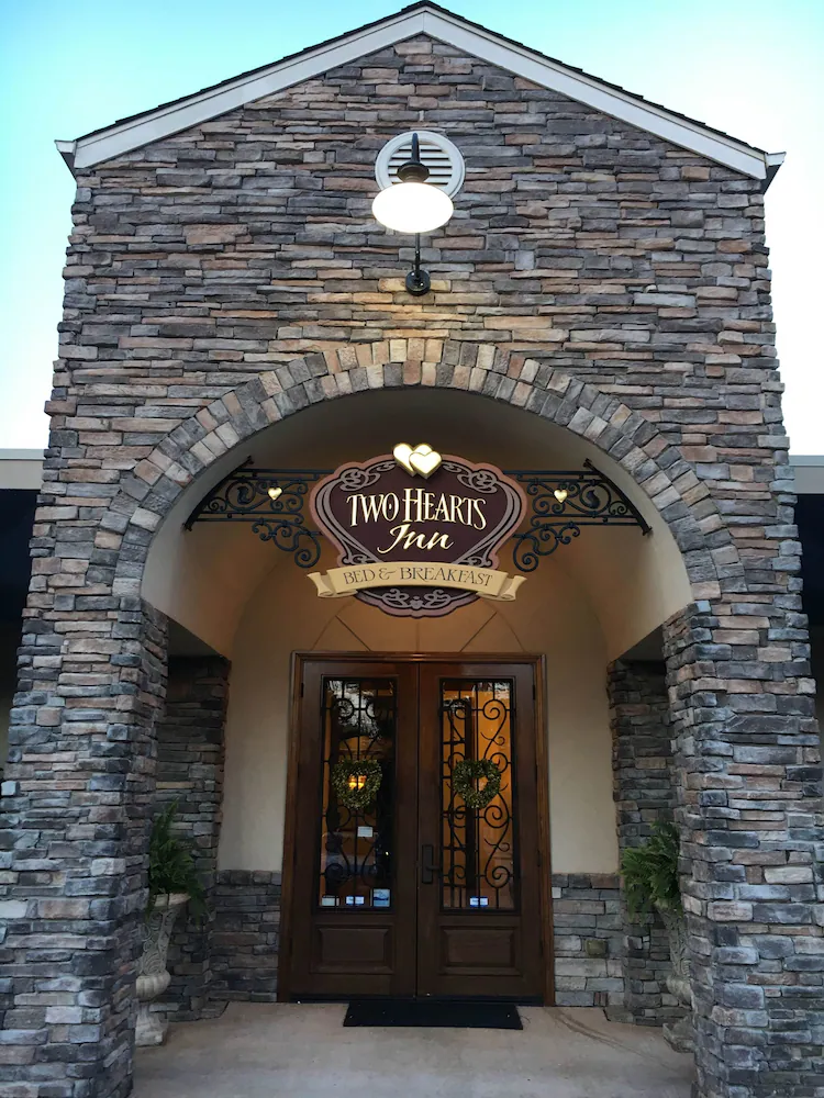Two Hearts Inn Hotels in Edmond – GayOut Guide