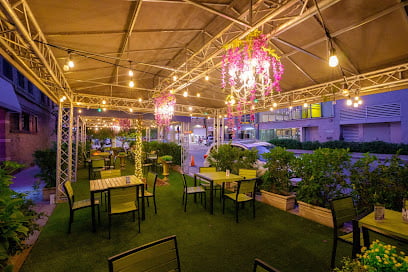 Kit Kat Lounge & Supper Club Restaurants in Chicago – GayOut Guide