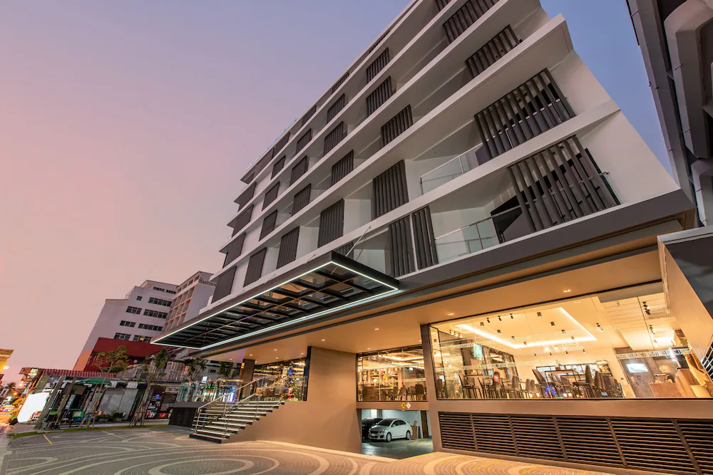 Blackwoods Hotel Pattaya Hotels in Pattaya – GayOut Guide
