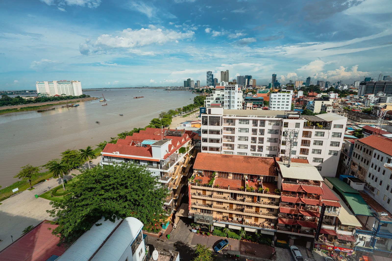 Phuminh Hotel, Phnom Penh Hotels – GayOut Guide