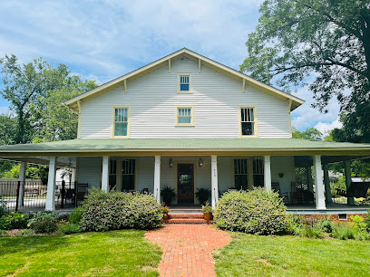 458 West Bed and Breakfast Hotels in Pittsboro – GayOut Guide