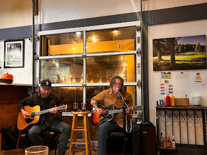 J.R.’s Sandtrap Bars & Clubs in Port Ludlow – GayOut Guide