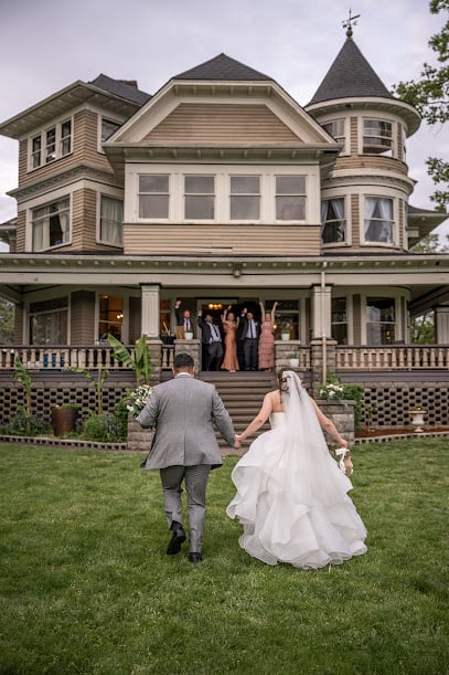 St. Johns Inn and Event Venue Hotels in Portland – GayOut Guide