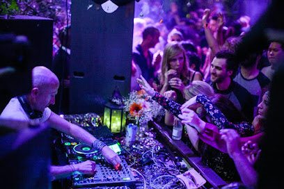 le jardin club Bars & Clubs in Porto Alegre – GayOut Guide