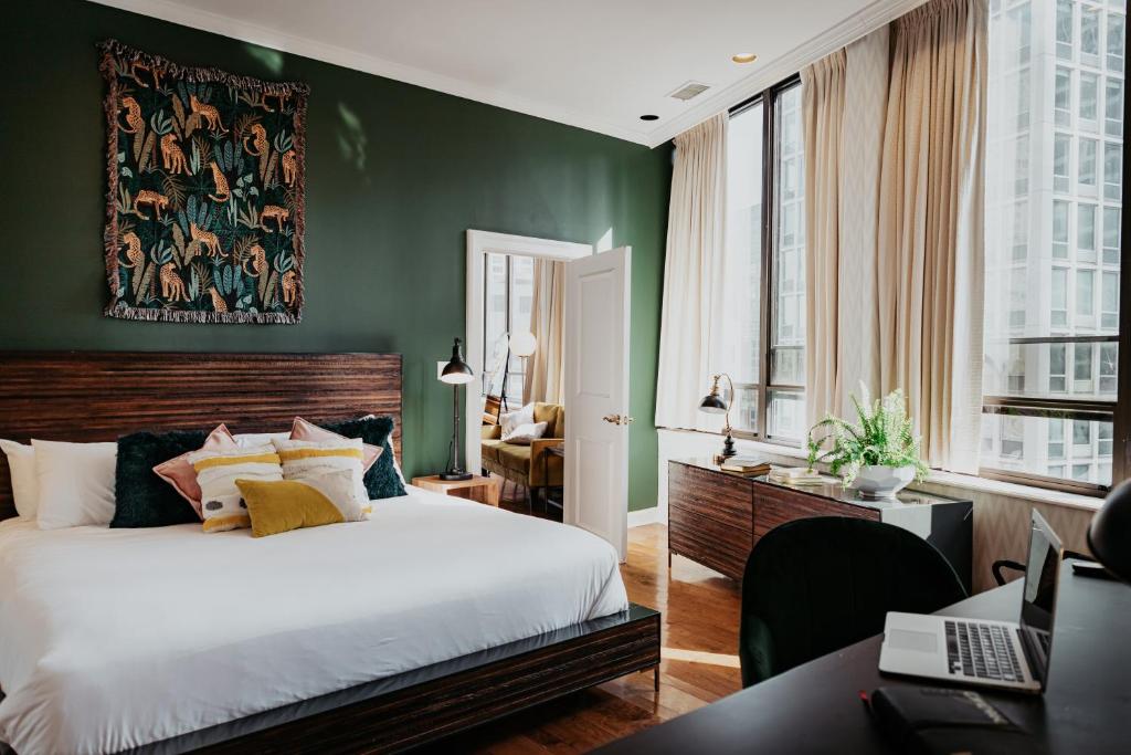 The Tremont Chicago Hotel at Magnificent Mile Hotels in Chicago – GayOut Guide