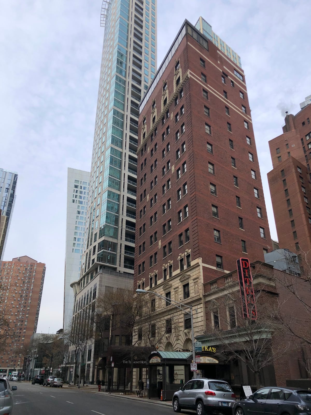 The Tremont Chicago Hotel at Magnificent Mile Hotels in Chicago – GayOut Guide