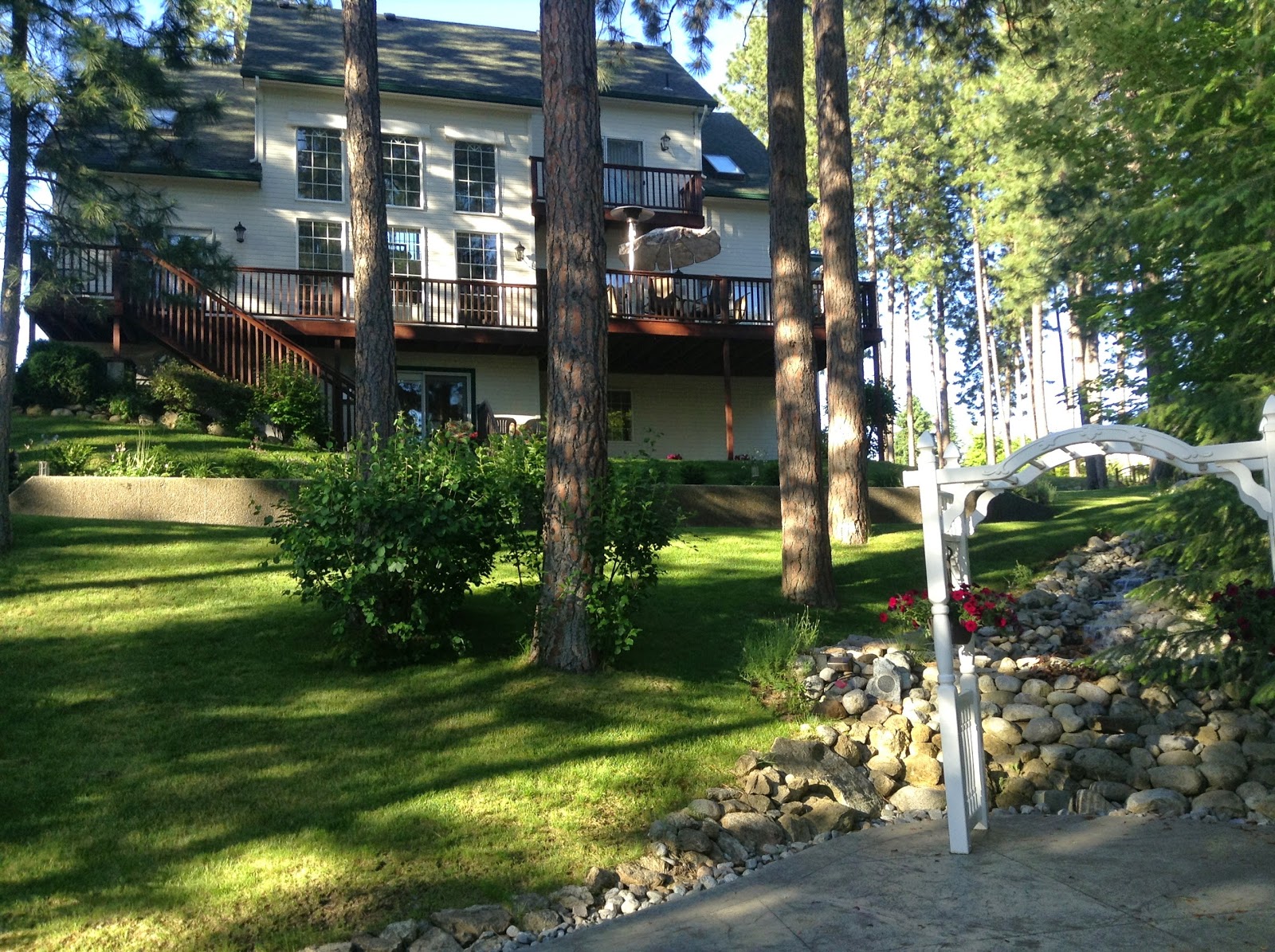 The River Cove Waterfront Bed & Breakfast Hotels – GayOut Guide