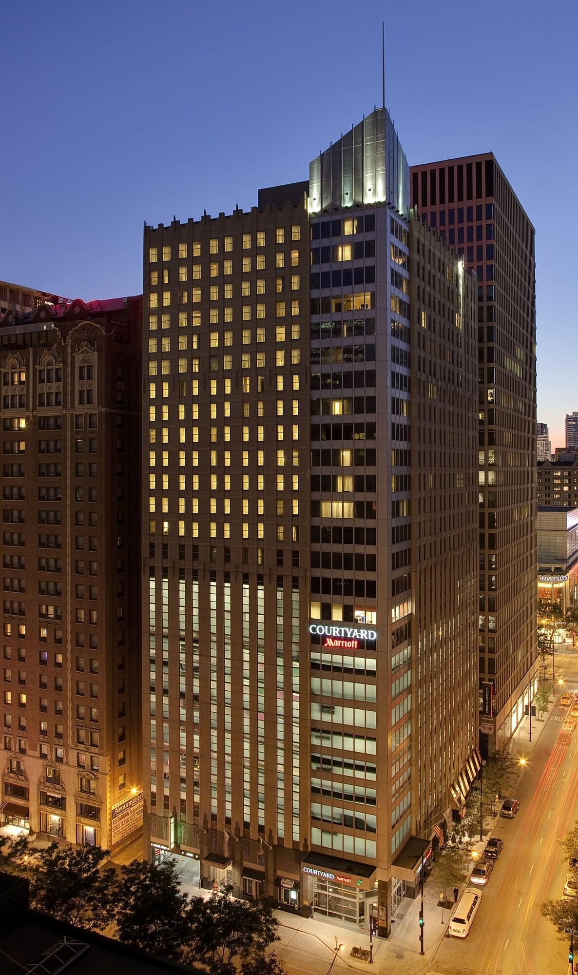Courtyard Marriott Downtown/Magnificent Mile Hotels in Chicago – GayOut Guide