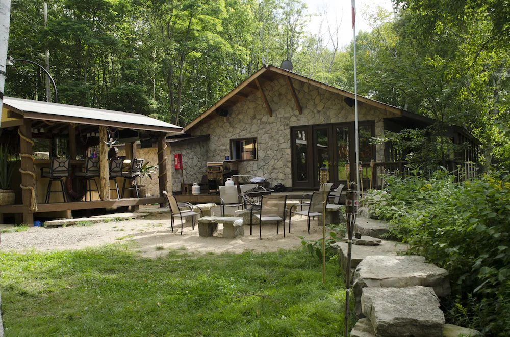 Footprints Resort Hotels in Moonstone – GayOut Guide