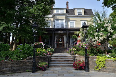 The Peacock Inn and The Perch at Peacock Inn Hotels in Princeton – GayOut Guide