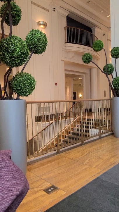 The Peninsula Chicago Hotels in Chicago – GayOut Guide