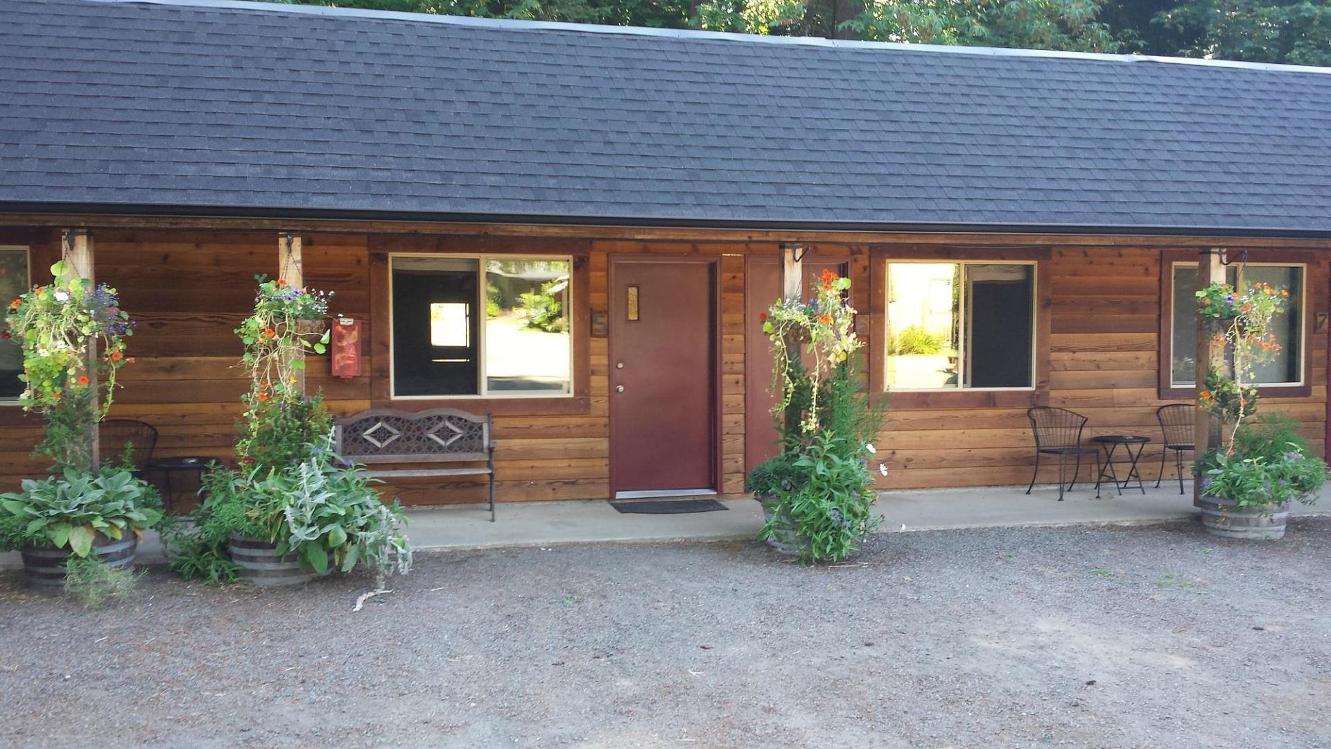 Mount Walker Inn Hotels in Quilcene – GayOut Guide