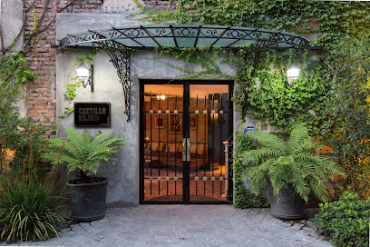 Hotel Boutique Castillo Rojo Hotels in Recoleta – GayOut Guide