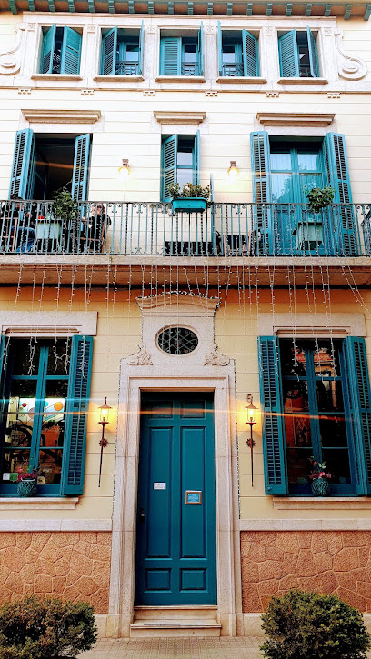 Hostal Chic Hotels in Girona – GayOut Guide