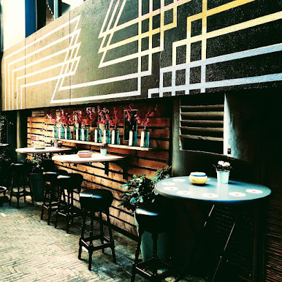 Café 't Achterom Bars & Clubs in The Hague – GayOut Guide