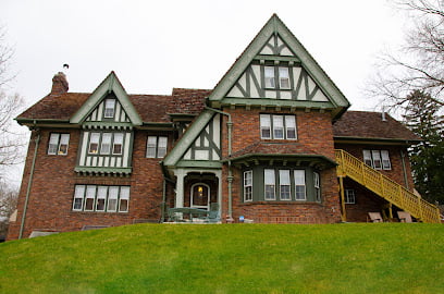 The Butler House On Grand