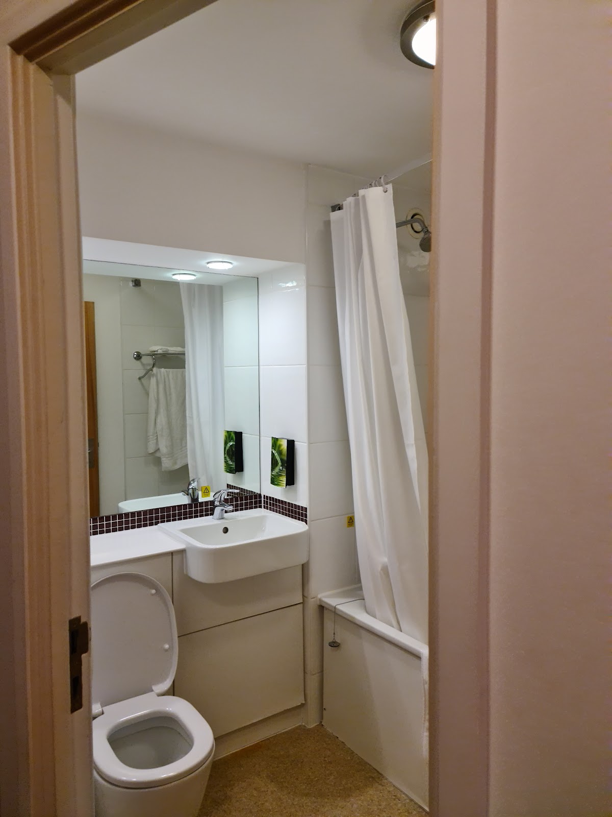 Premier Inn Sunbury (Kempton Park) hotel Hotels in Shepperton – GayOut Guide