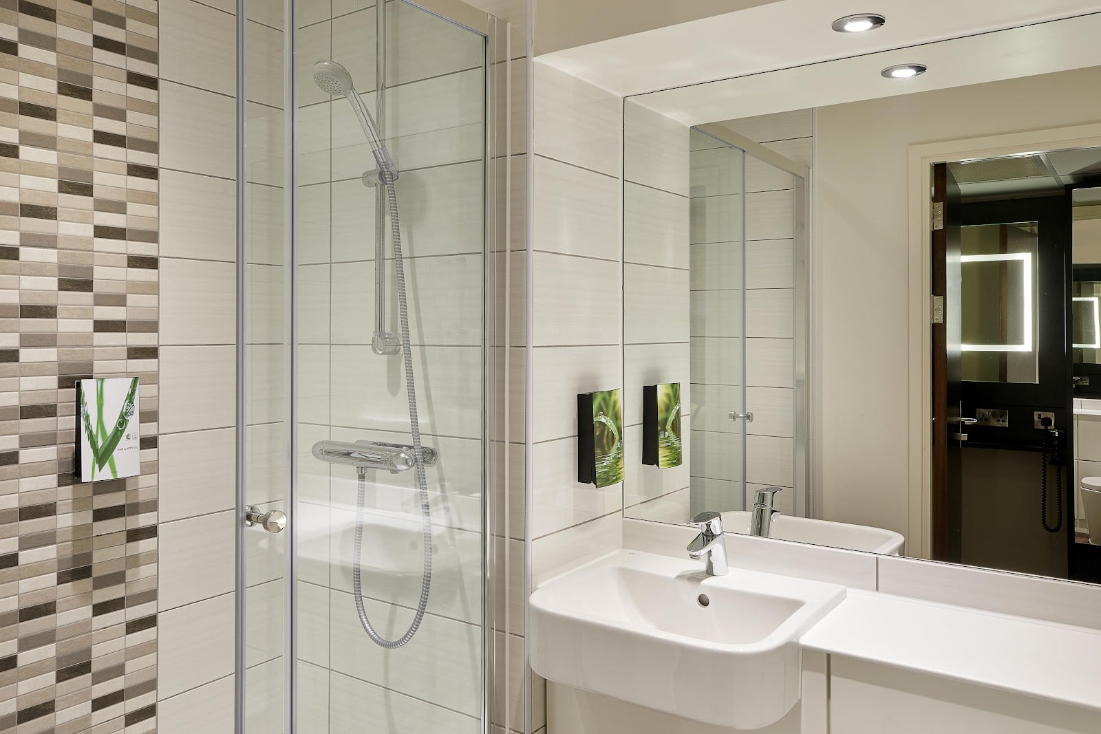 Premier Inn Staines-upon-Thames hotel Hotels in Staines-upon-Thames – GayOut Guide