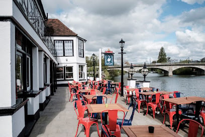 The Swan Hotel, Staines Hotels in Staines-upon-Thames – GayOut Guide
