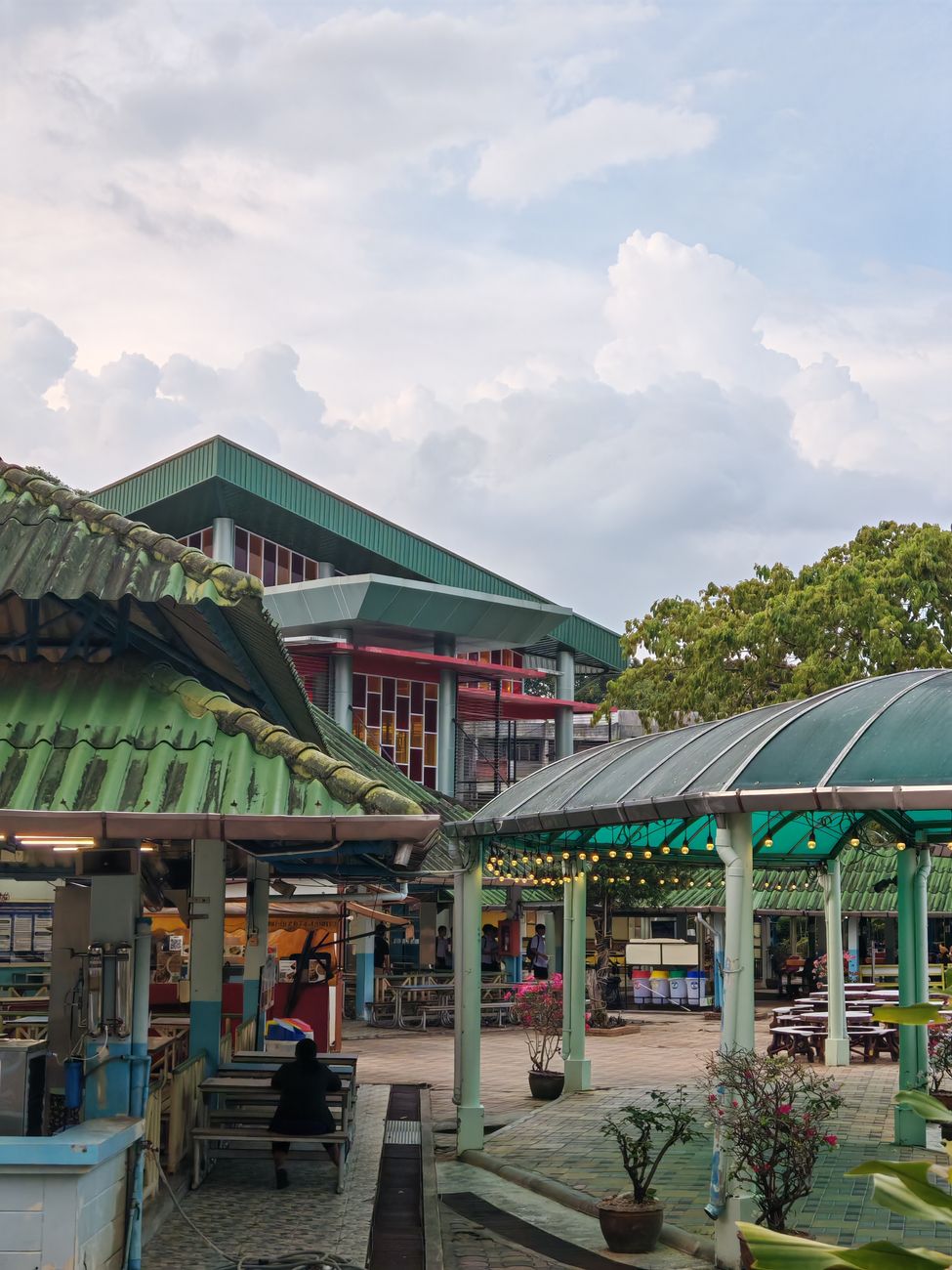 Walking tours in Nakhon Pathom