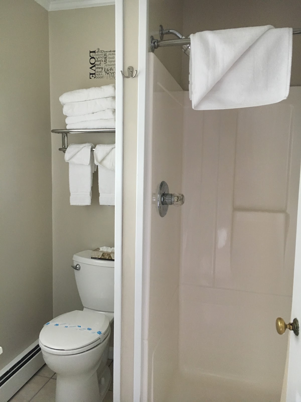 Highland Lake Resort Hotels in Gardiner – GayOut Guide