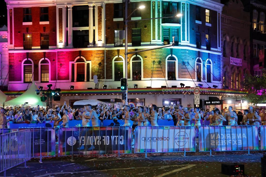 U-Turn Bars & Clubs – GayOut Guide