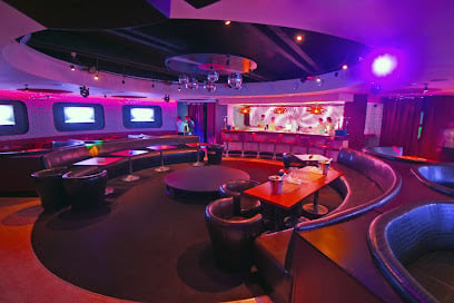 Tri Obez'yany Gay-Friendly Bars & Clubs in Moskva – GayOut Guide