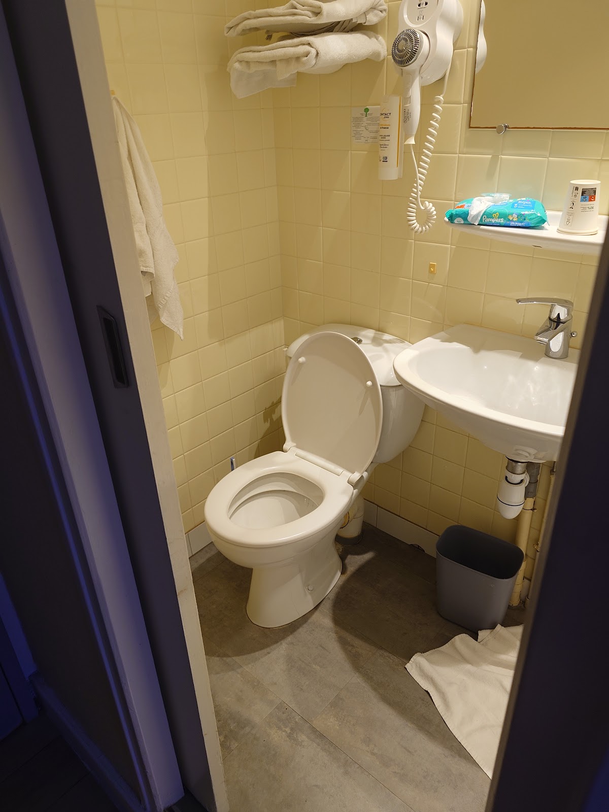 Hôtel Terminus Hotels in Nantes – GayOut Guide