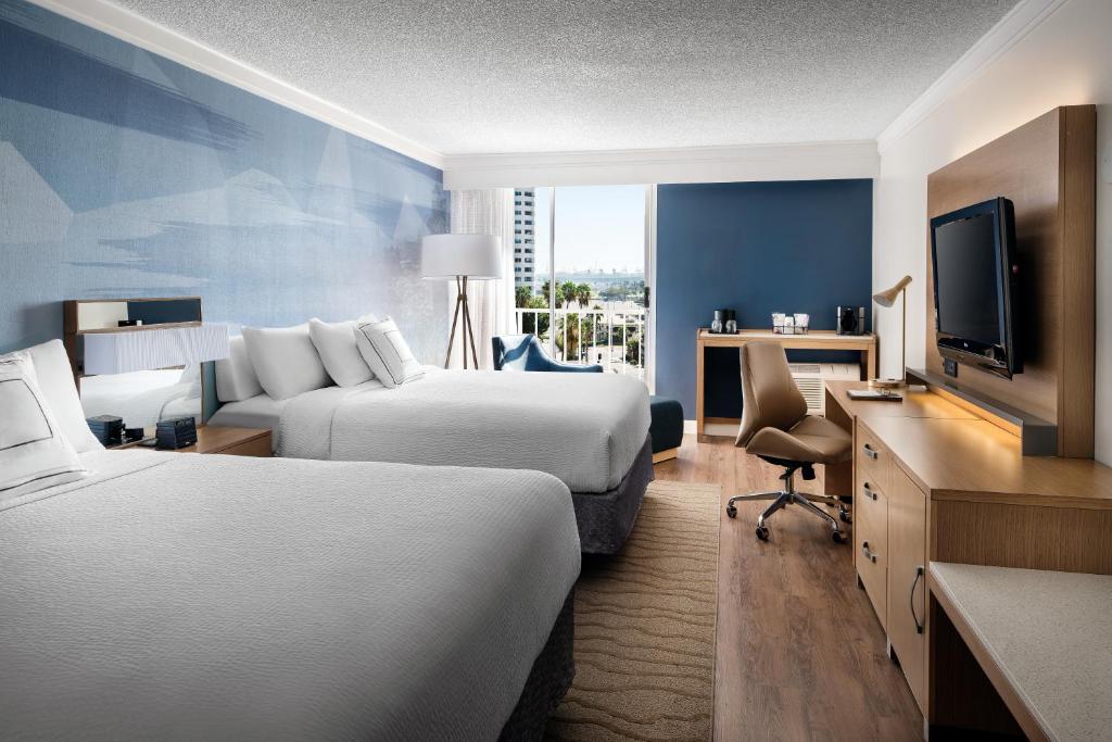 Courtyard Long Beach Downtown Hotels in Long Beach – GayOut Guide