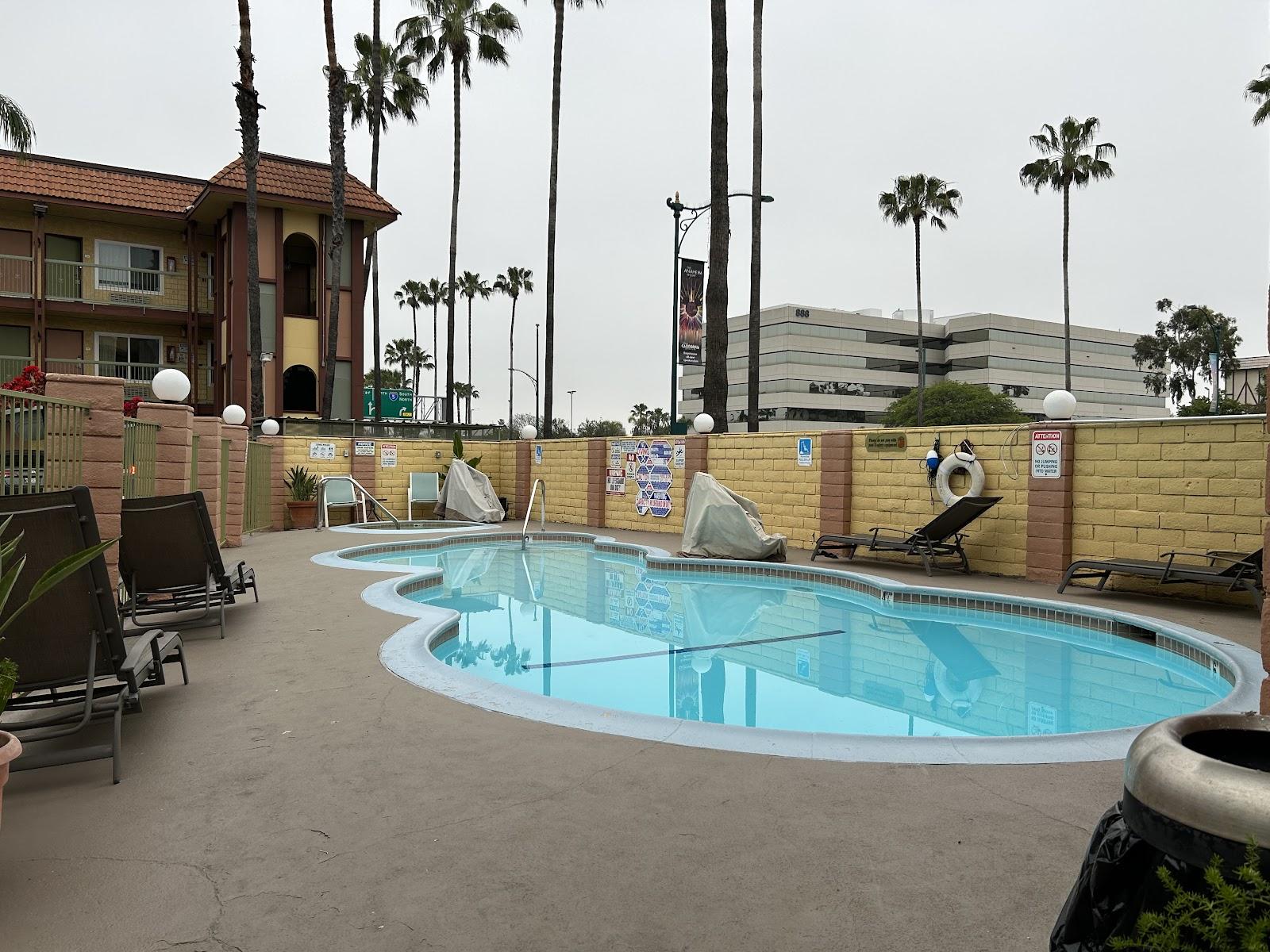 Super 8 Anaheim Hotels in Anaheim – GayOut Guide